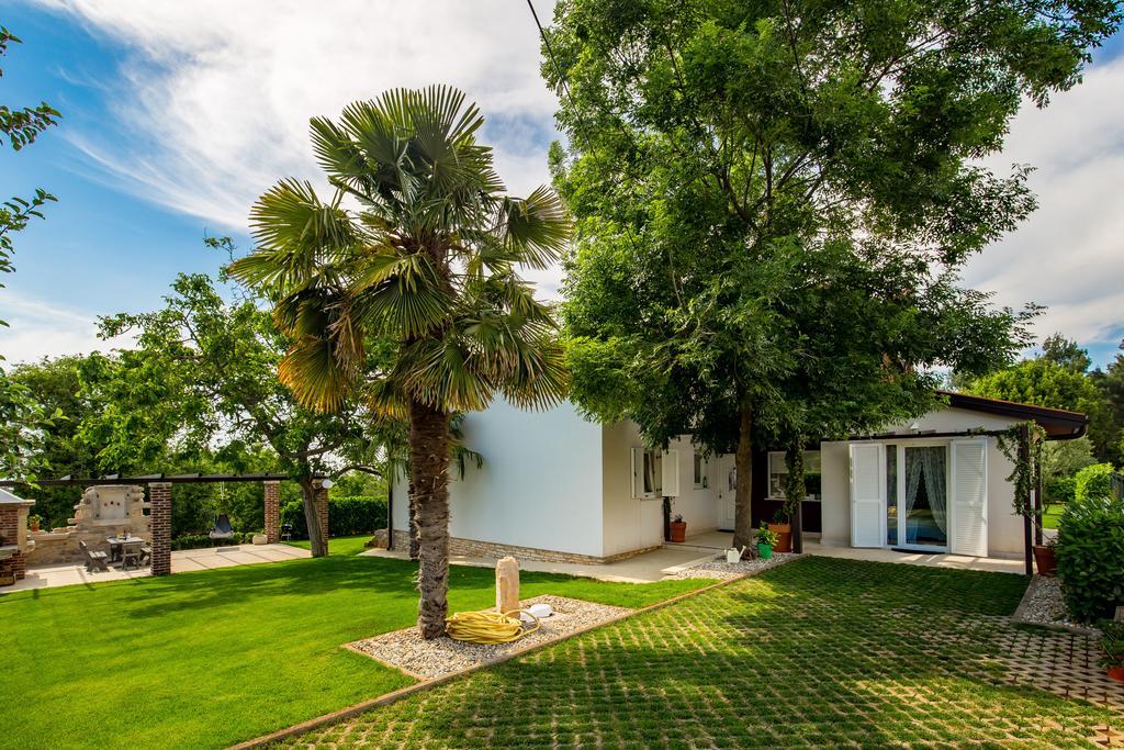 Villa Parenzana Вишнян Экстерьер фото