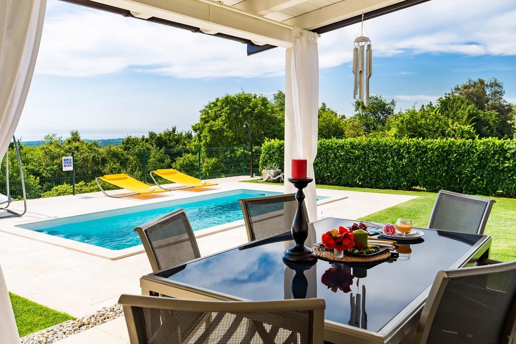 Villa Parenzana Вишнян Экстерьер фото