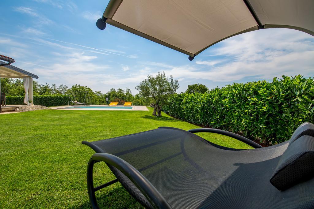 Villa Parenzana Вишнян Экстерьер фото