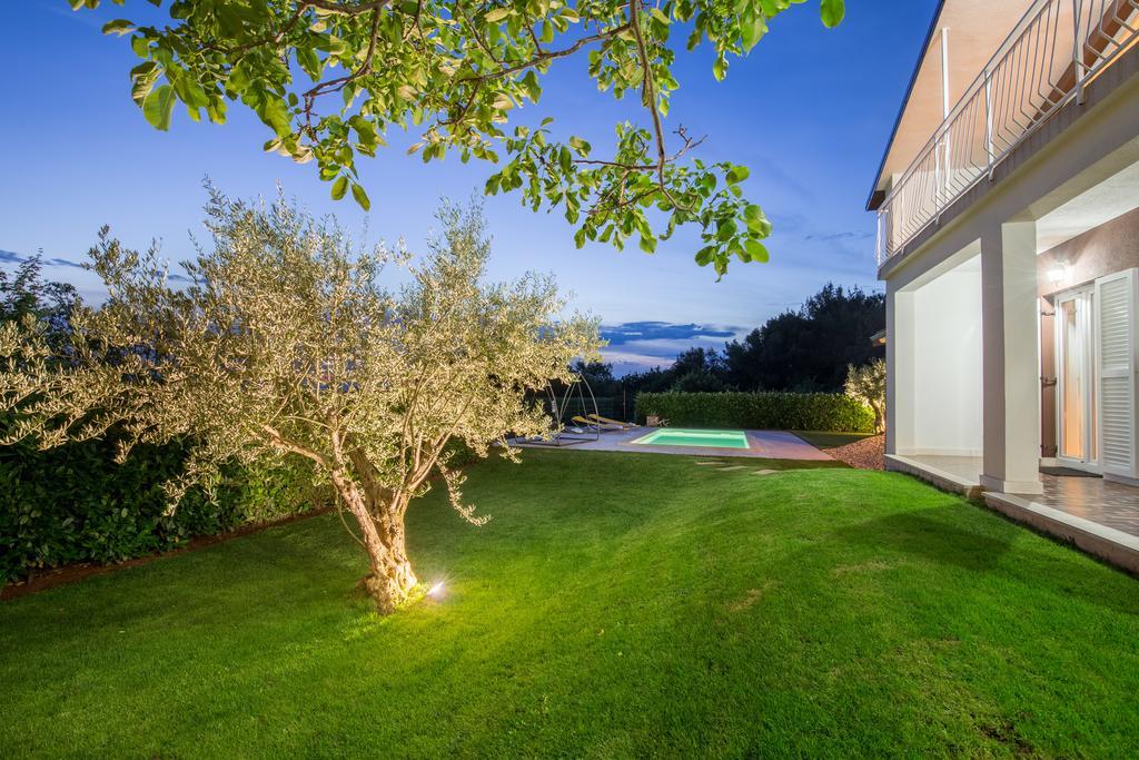 Villa Parenzana Вишнян Экстерьер фото