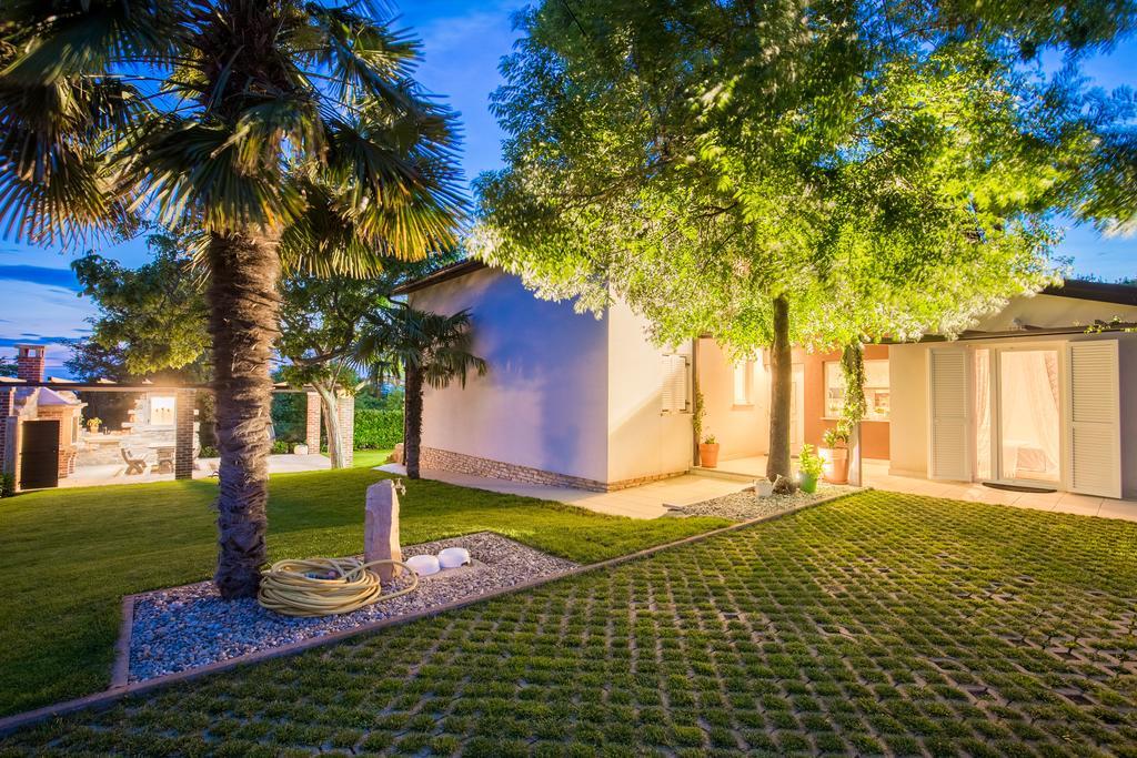 Villa Parenzana Вишнян Экстерьер фото