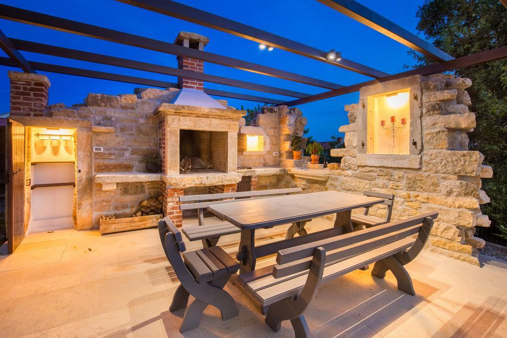 Villa Parenzana Вишнян Экстерьер фото