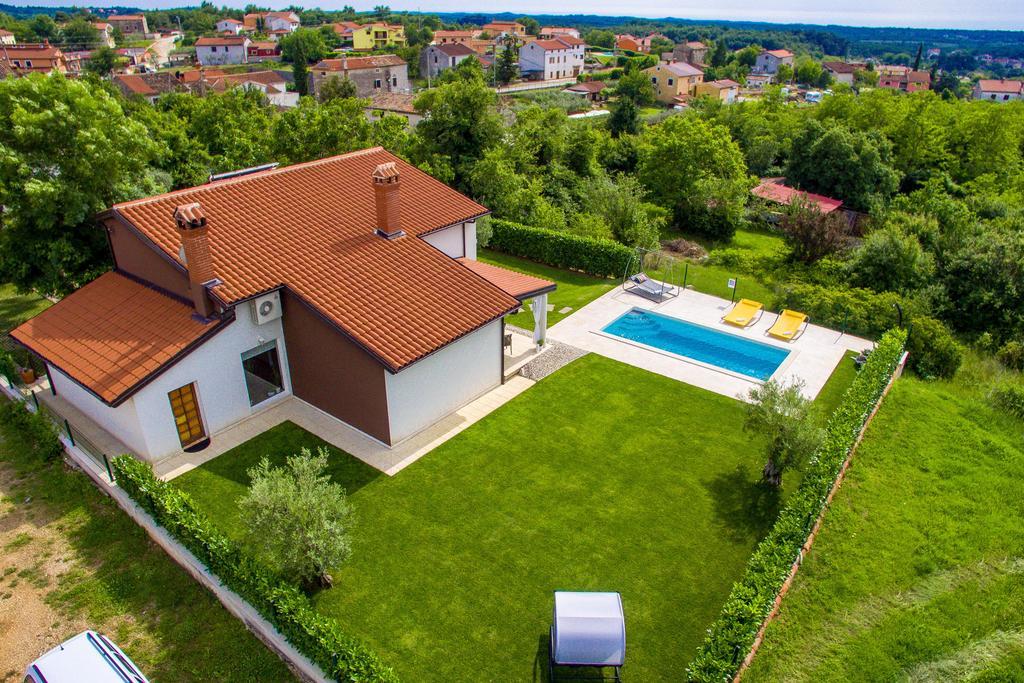 Villa Parenzana Вишнян Экстерьер фото
