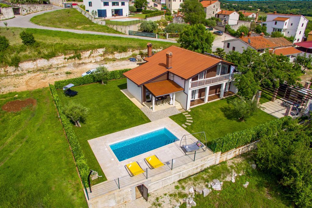Villa Parenzana Вишнян Экстерьер фото